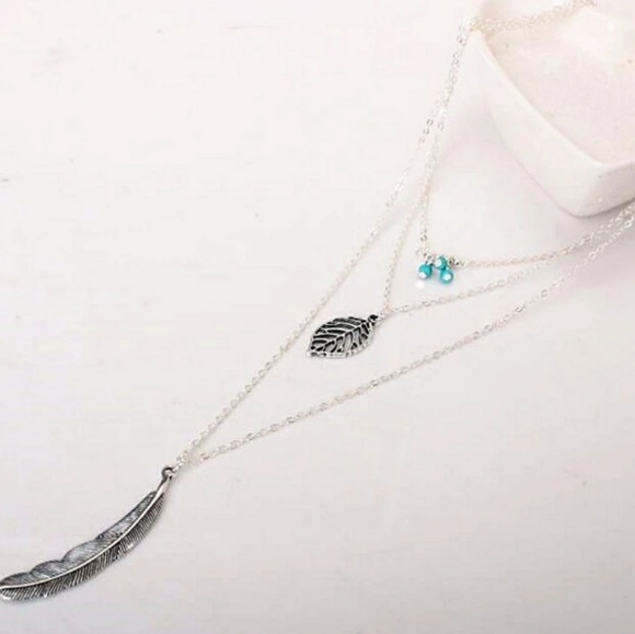 NWOT Three Layer Feather Necklace - Picture 2 of 6